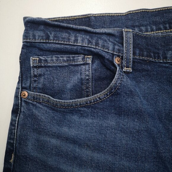 Signature Levi Strauss Relaxed Men's Size 36/30 Medium Wash Blue Jeans - Picture 7 of 13